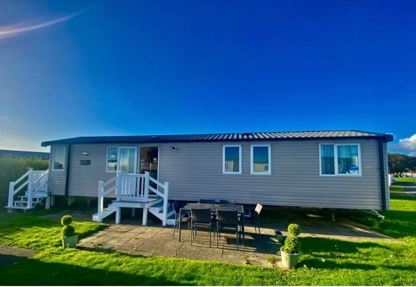 Caravan Church Farm Holiday Village Pagham Eksteriør billede