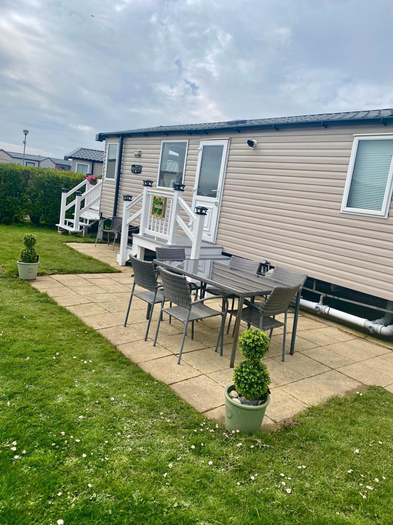 Caravan Church Farm Holiday Village Pagham Eksteriør billede