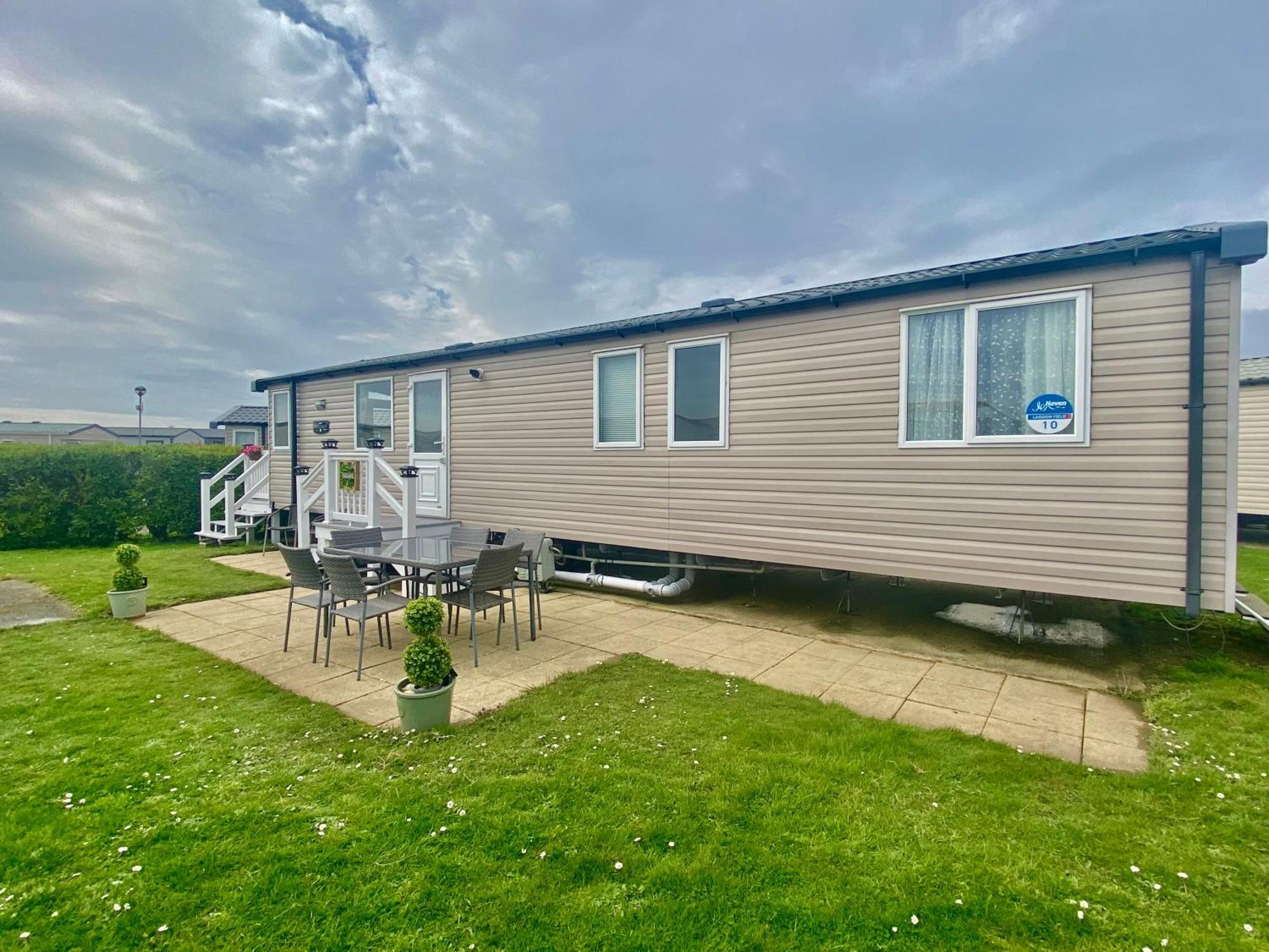 Caravan Church Farm Holiday Village Pagham Eksteriør billede